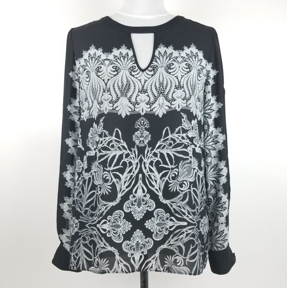 🦋BCBGMaxazria Keyhole Blouse Size Small